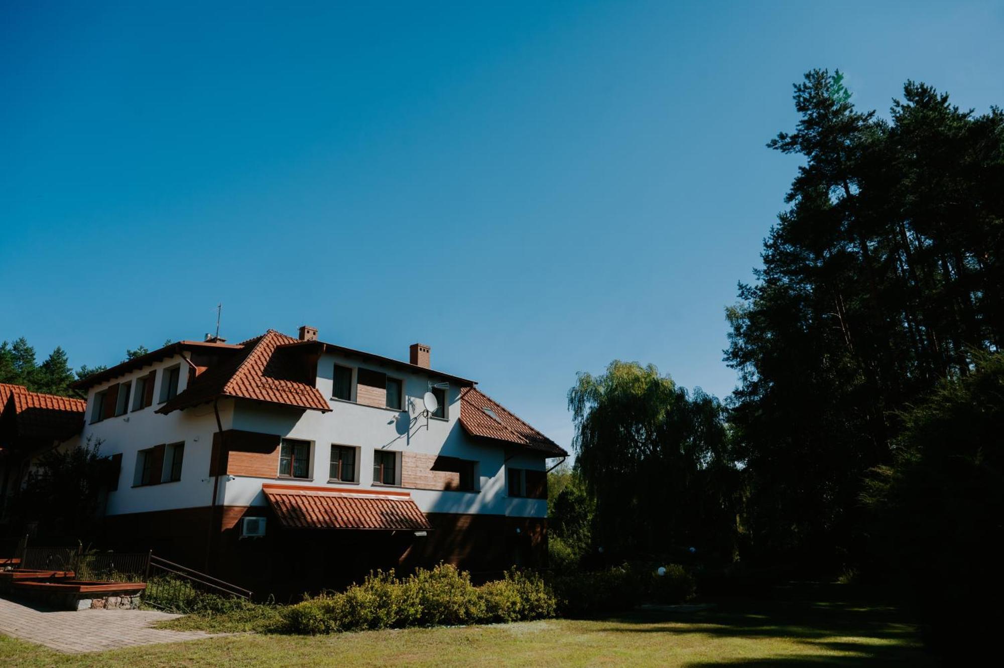 Kwatera W Lesniczowce Czarne Karszanek Exterior photo